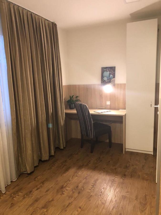 Gastehaus Penny Rooms N Hallein Bagian luar foto