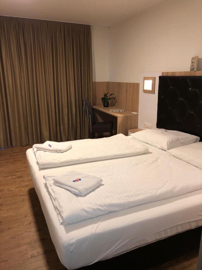 Gastehaus Penny Rooms N Hallein Bagian luar foto