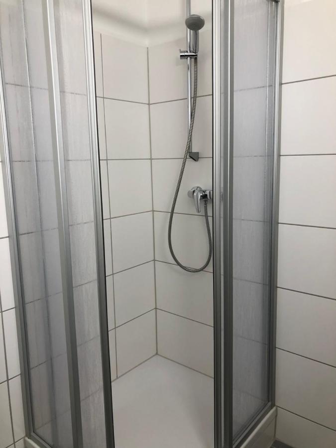 Gastehaus Penny Rooms N Hallein Bagian luar foto